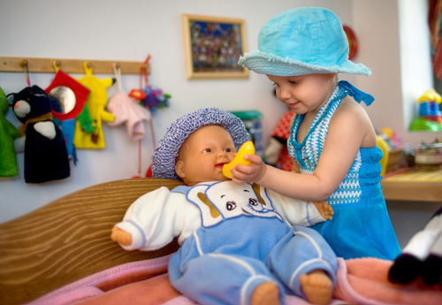 Μπορείτε να εμπιστευθείτε τη νταντά του παιδιού σας? Μπορείτε να εμπιστευθείτε τη νταντά του παιδιού σας?